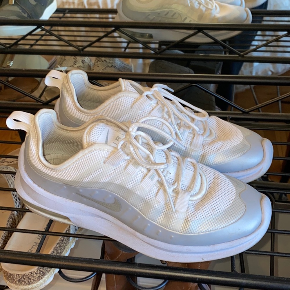 NIKE AIR MAX